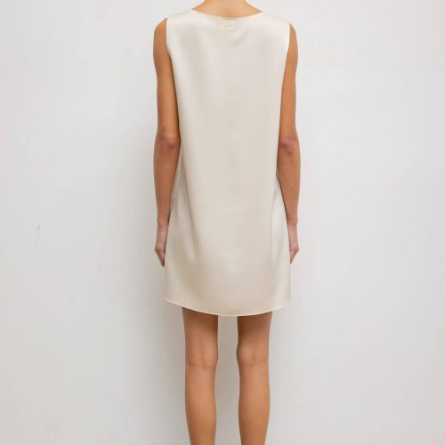 LESET BARB BARBSLEEVELESSMINIDRESS CREME ONMODEL 5