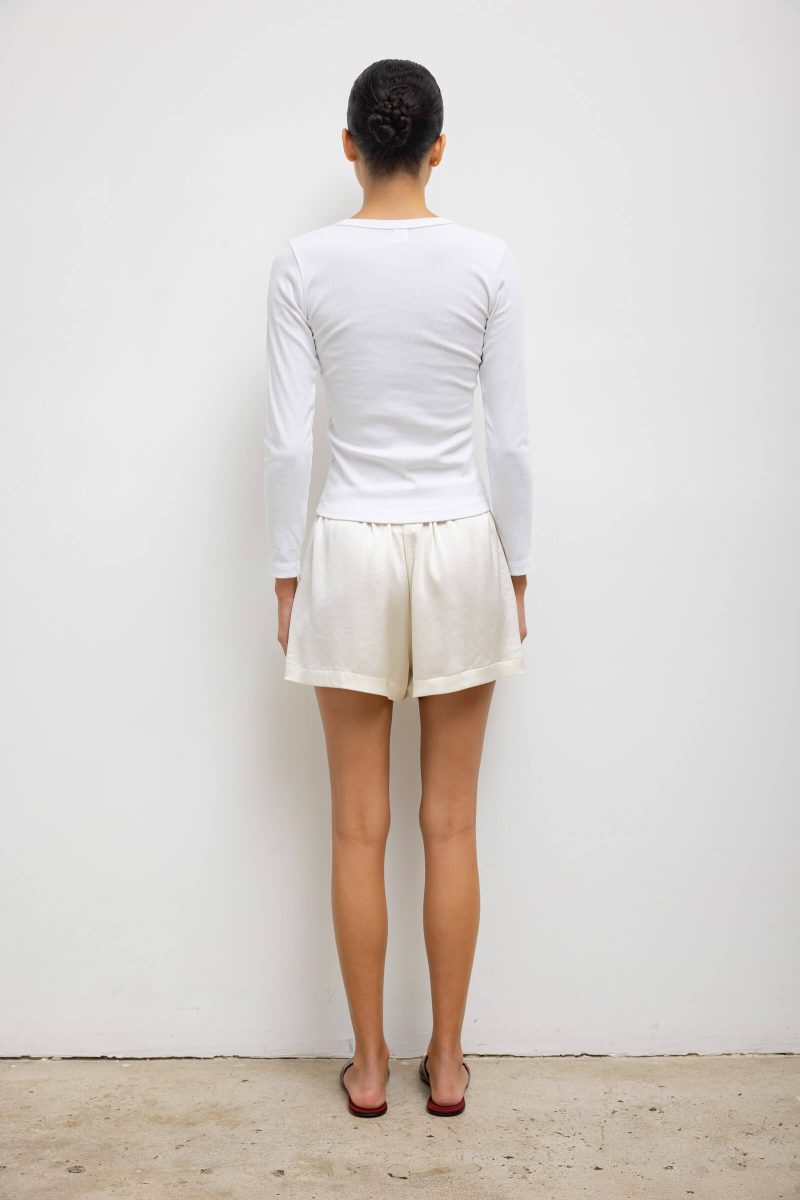 LESET KELLY KELLYSLIMFITLONGSLEEVE WHITE ONMODEL 6