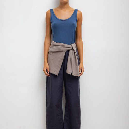 LESET LAURA LAURASCOOPNECKTANK DENIM ONMODEL 2