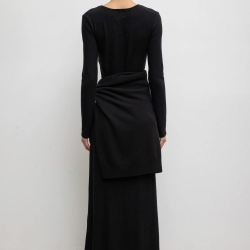 LESET LAUREN LAURENLONGSLEEVEMAXIDRESS BLACK ONMODEL 5