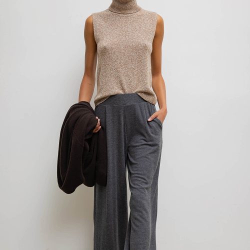 LESET LAUREN LAURENPLEATEDPOCKETPANT CHARCOAL ONMODEL 2