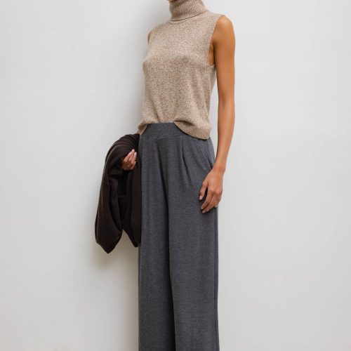 LESET LAUREN LAURENPLEATEDPOCKETPANT CHARCOAL ONMODEL 3