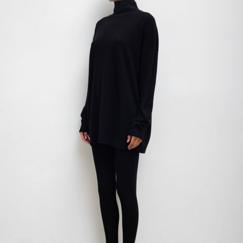 LESET ZOE ZOEOVERSIZEDTURTLENECK BLACK ONMODEL 5